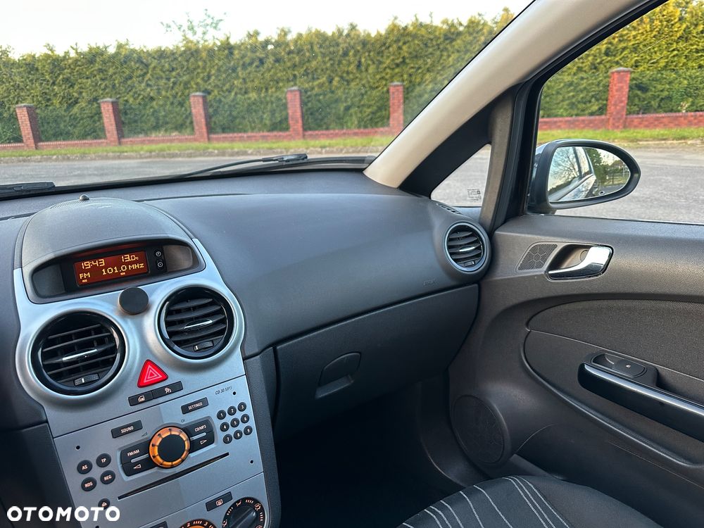 Opel Corsa 1.0 12V Cosmo - 30