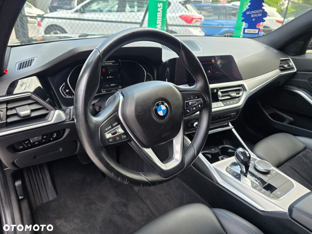 BMW Seria 3 318i Luxury Line - 18