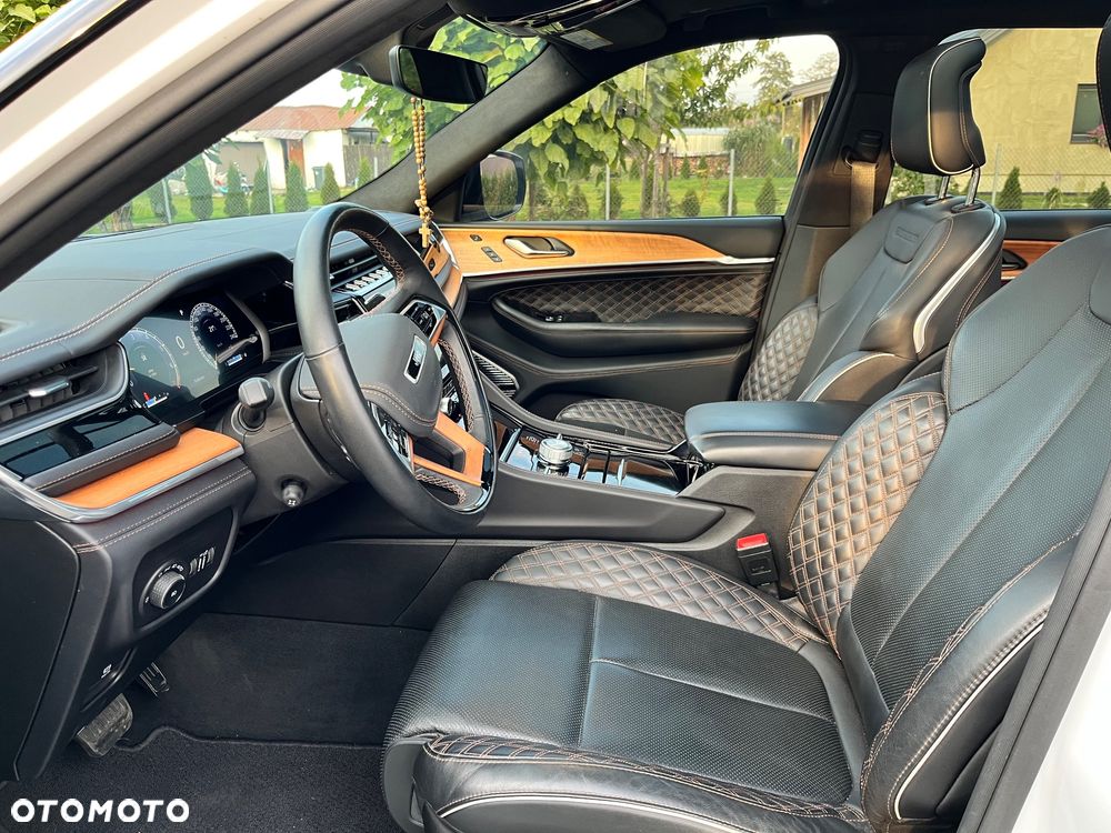 Jeep Grand Cherokee - 29