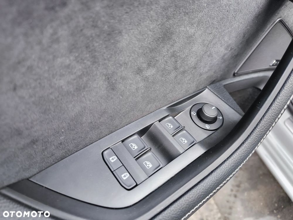 Skoda Superb 2.0 TDI SCR Sportline DSG - 25