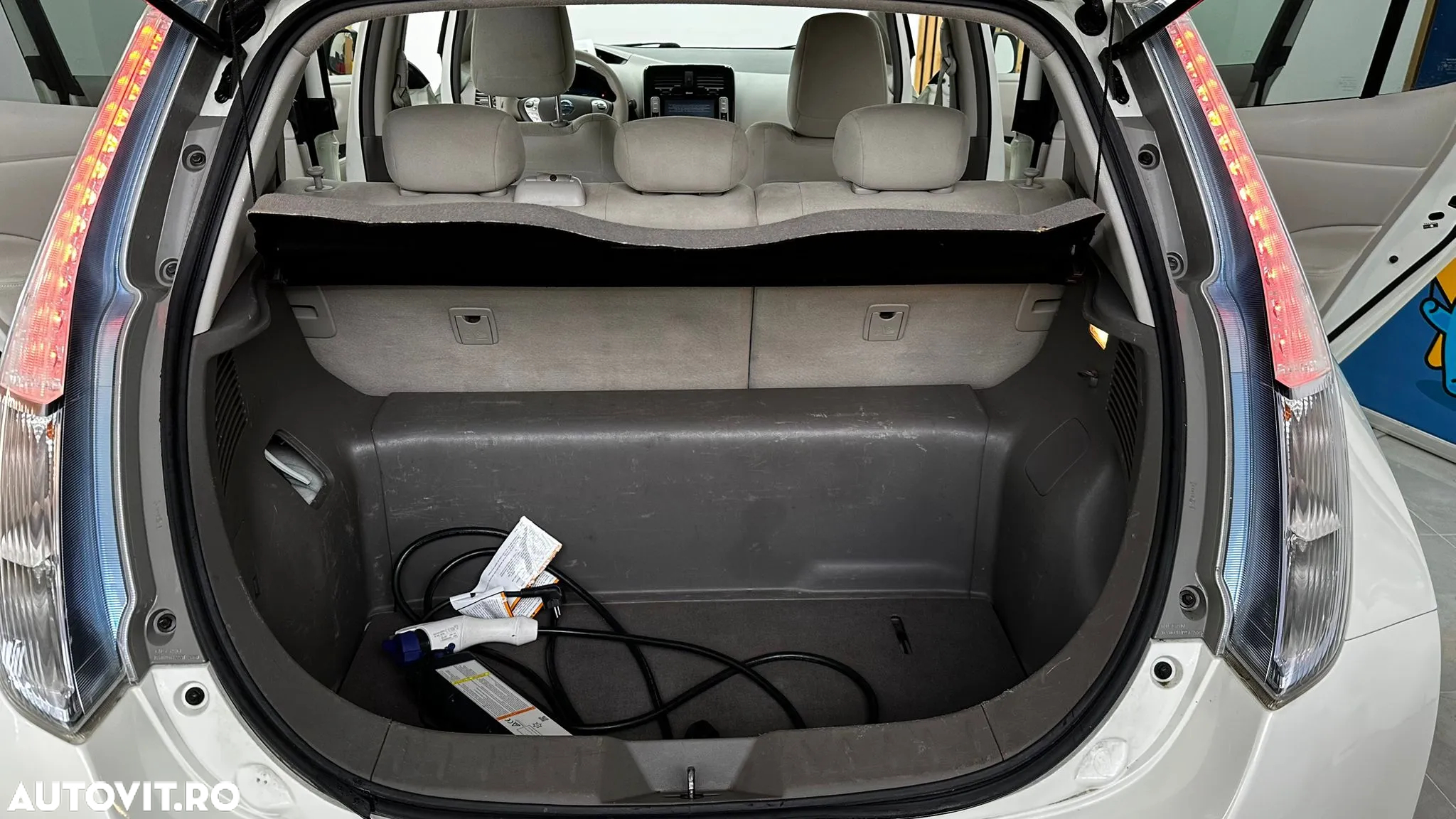 Nissan LEAF - 16