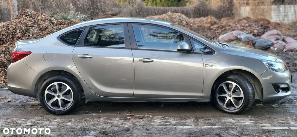 Opel Astra 1.6 Enjoy - 8