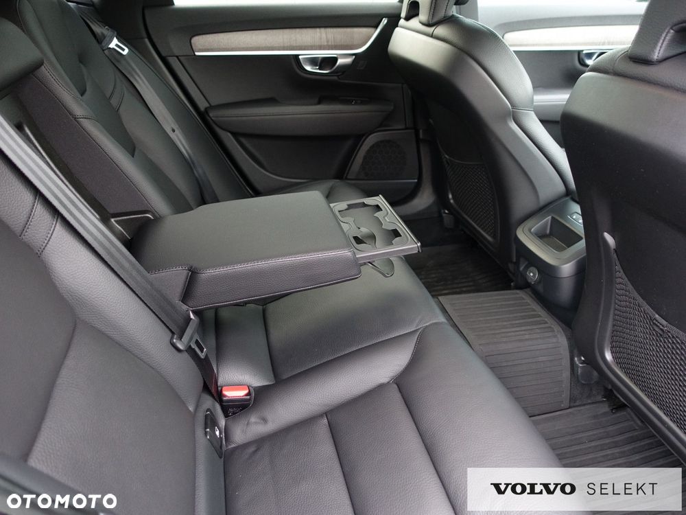 Volvo V90 Cross Country - 24