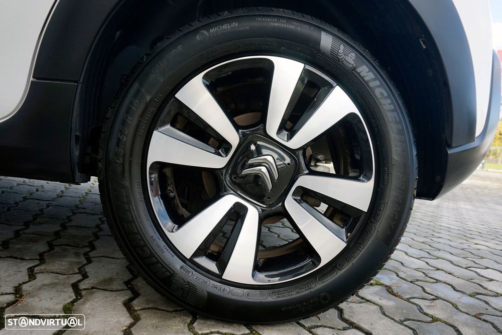 Citroën C3 1.2 PureTech Shine - 26