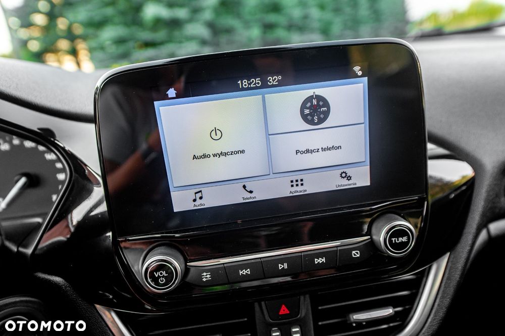 Ford Fiesta 1.0 EcoBoost S&S TITANIUM X - 26
