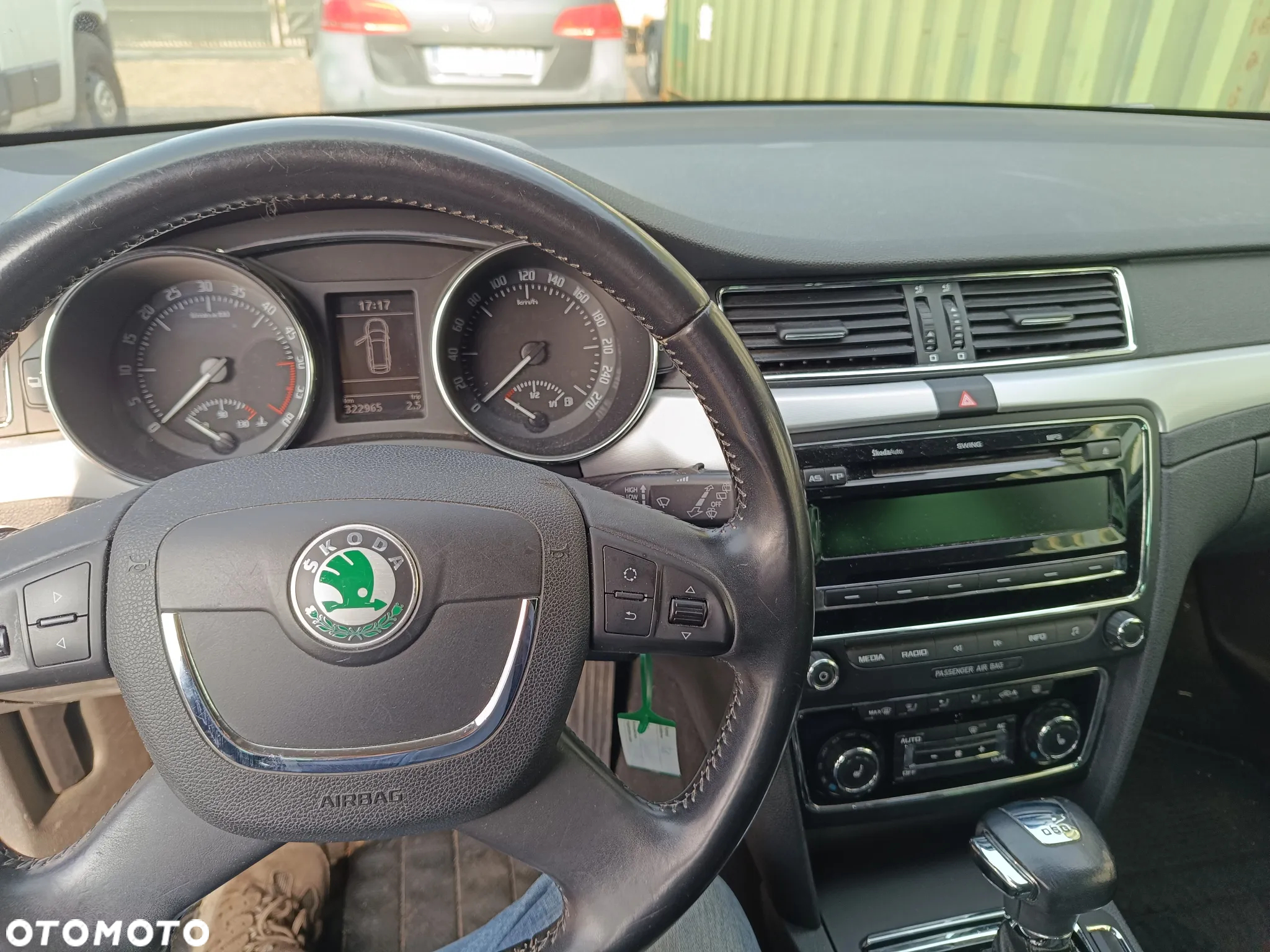 Skoda Superb 2.0 TDI DSG FAMILY - 10