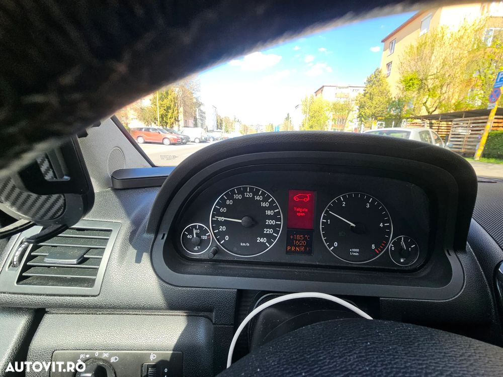 Mercedes-Benz A 180 - 23