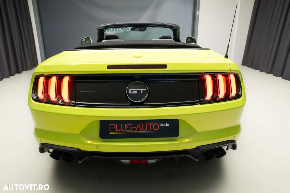 Ford Mustang - 4