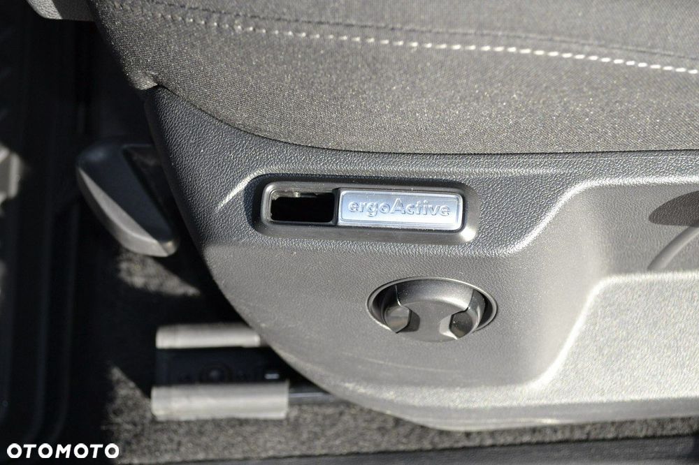 Volkswagen Tiguan - 33