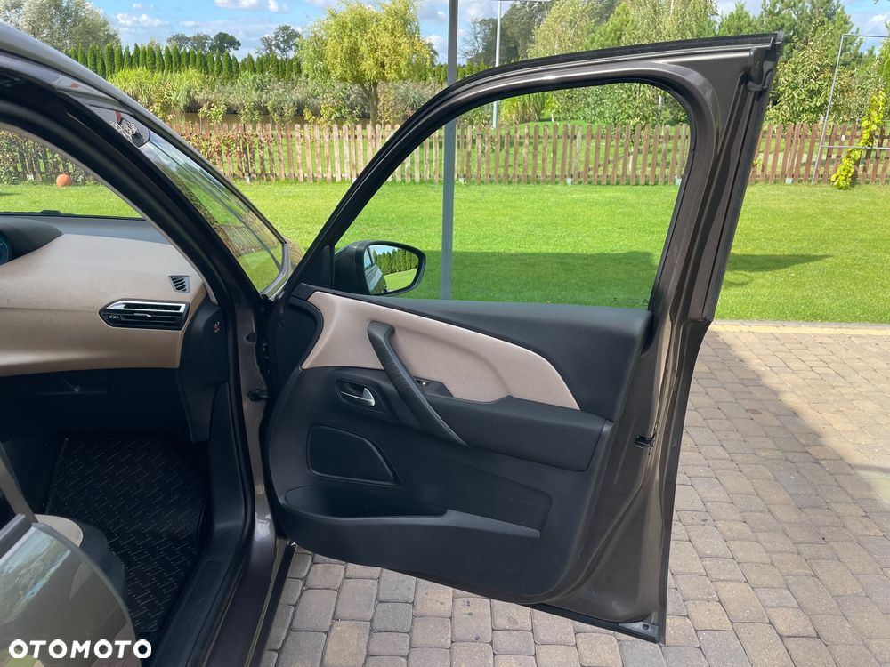 Citroën C4 Grand Picasso - 25
