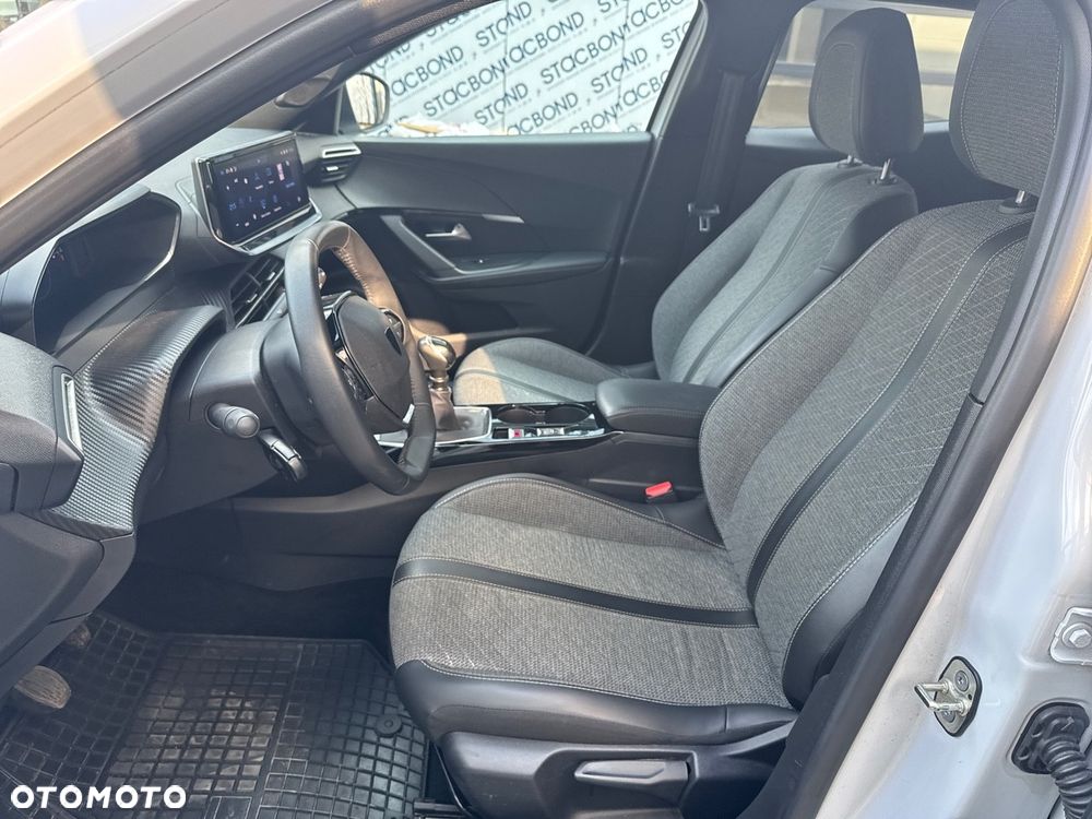 Peugeot 2008 PureTech 100 Allure S&S BVM6 - 9