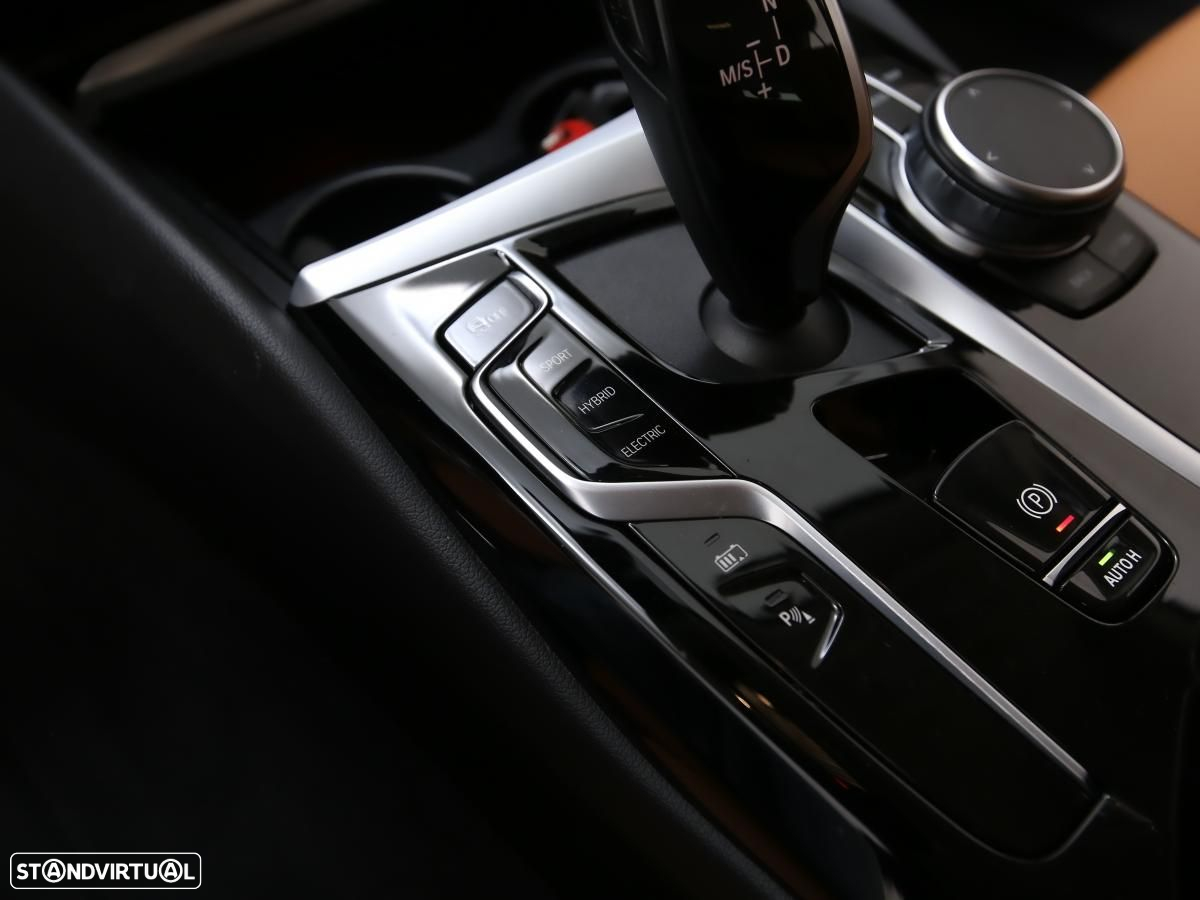 BMW 530 e - 30