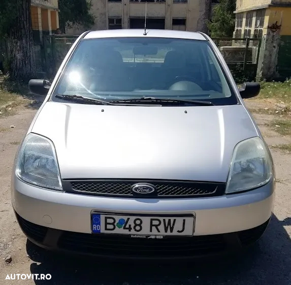 Ford Fiesta 1.3i - 3