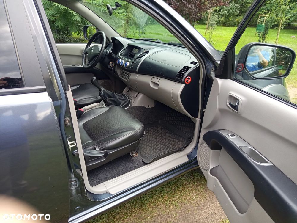 Mitsubishi L200 2.5 DID Intense - 9
