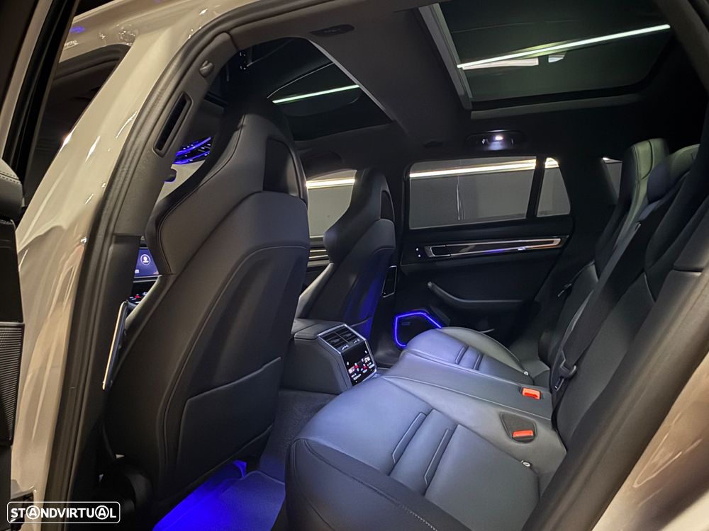 Porsche Panamera Sport Turismo 4 E-Hybrid Platinum Edition PDLS - 30