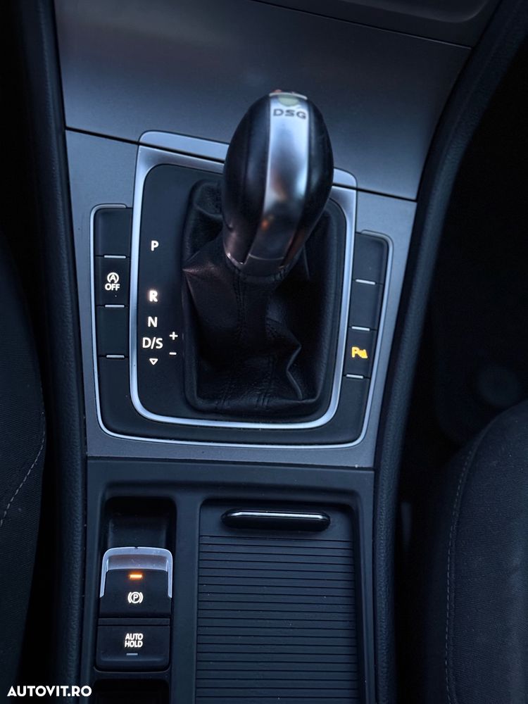 Volkswagen Golf - 11