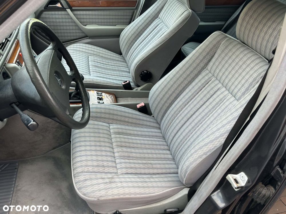 Mercedes-Benz W124 (1984-1993) - 14