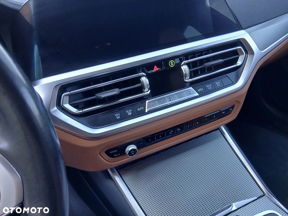 BMW Seria 3 330e PHEV xDrive M Sport sport - 25