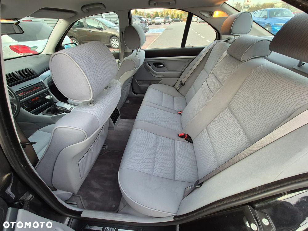 BMW Seria 5 523i - 16