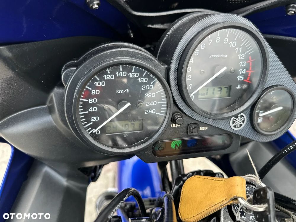 Yamaha FZS - 22