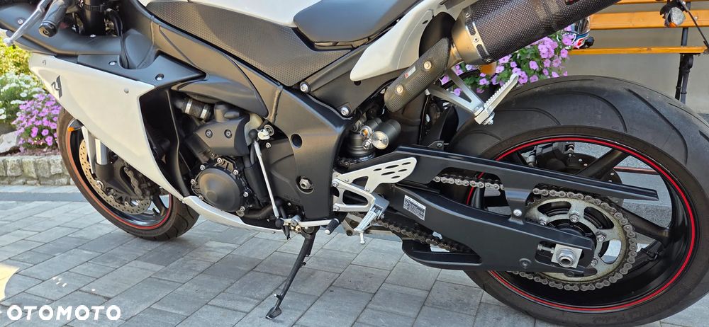 Yamaha YZF - 19