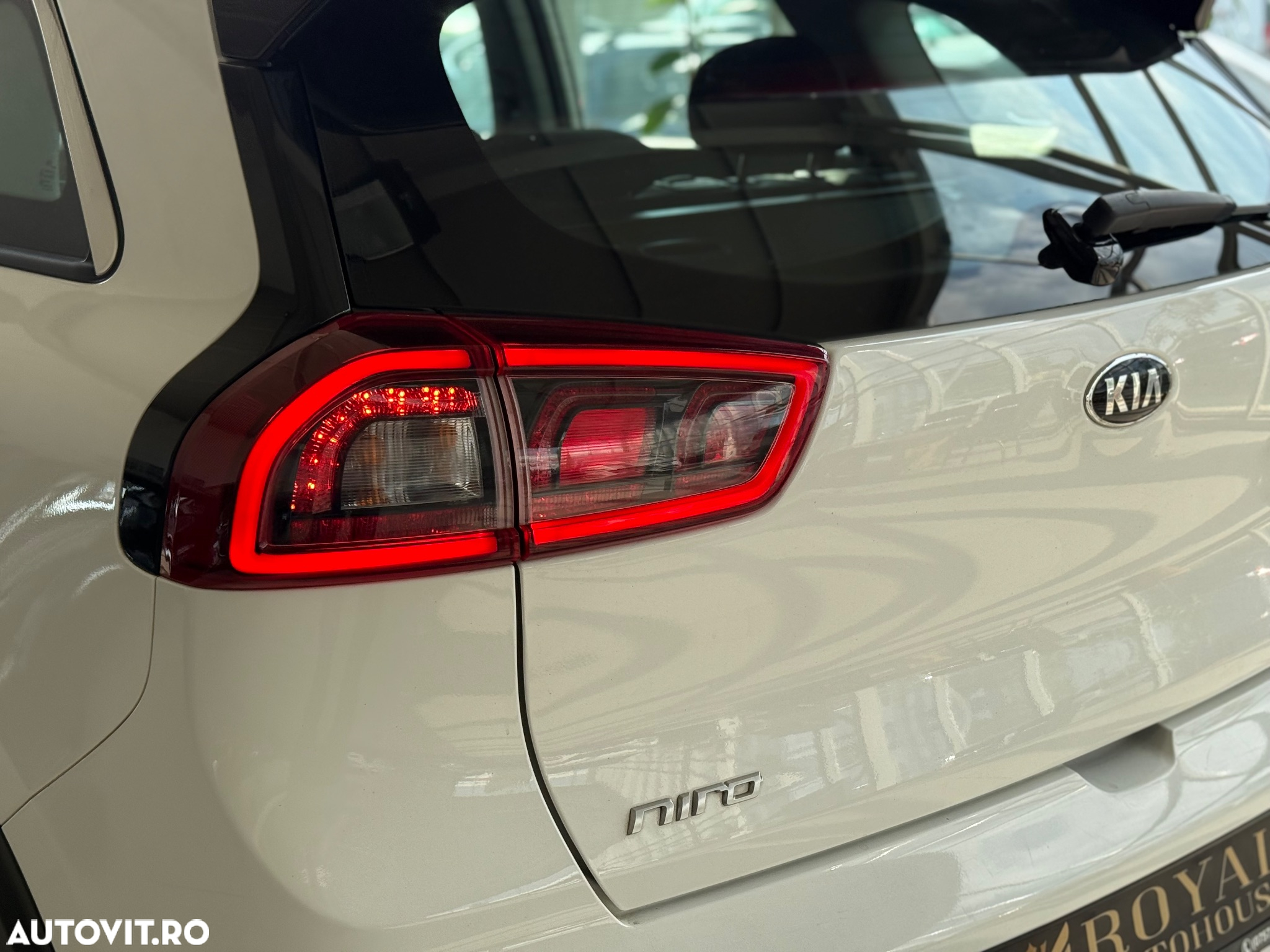 Kia Niro 1.6 GDI HEV 2WD OPF Aut. Spirit - 12