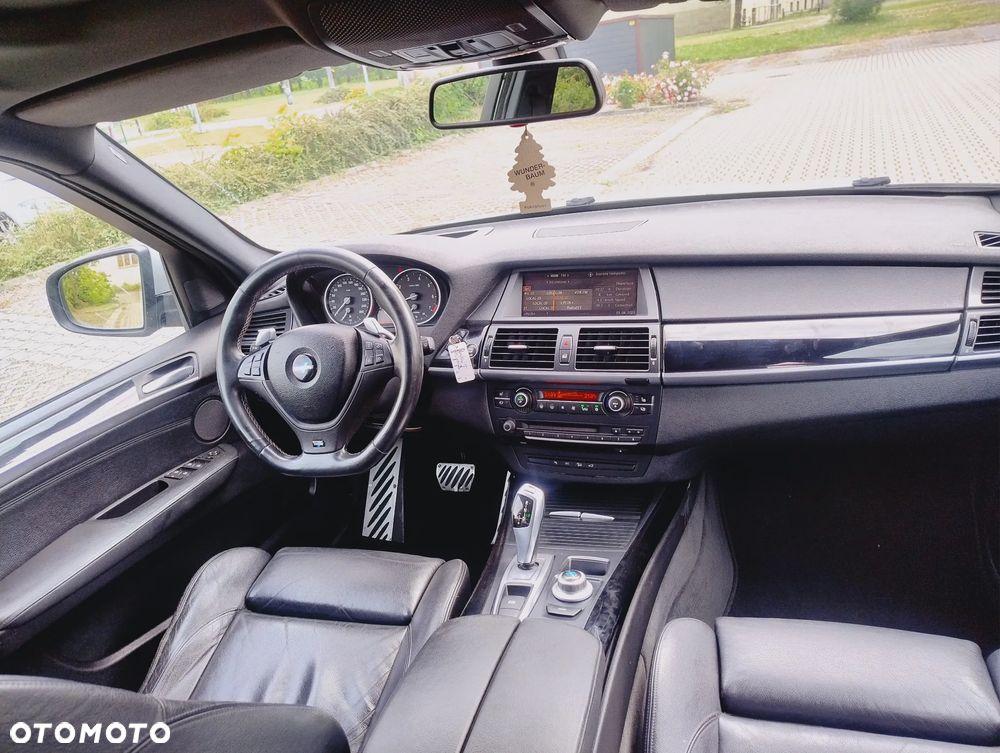 BMW X5 4.8i xDrive - 18
