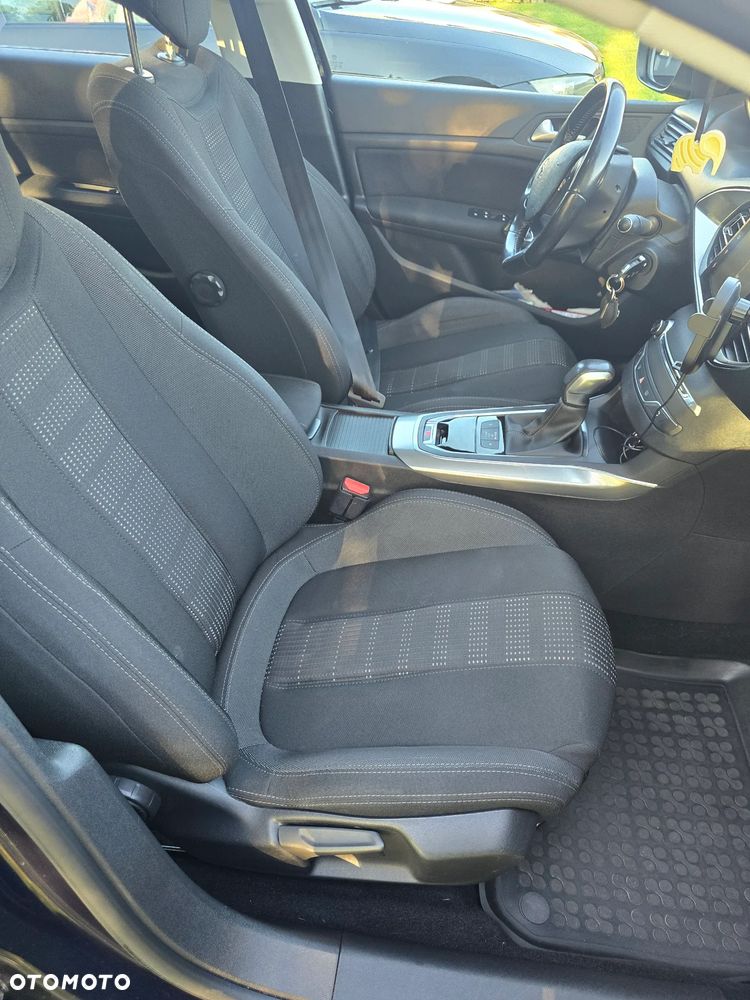 Peugeot 308 1.2 PureTech Allure S&S - 9
