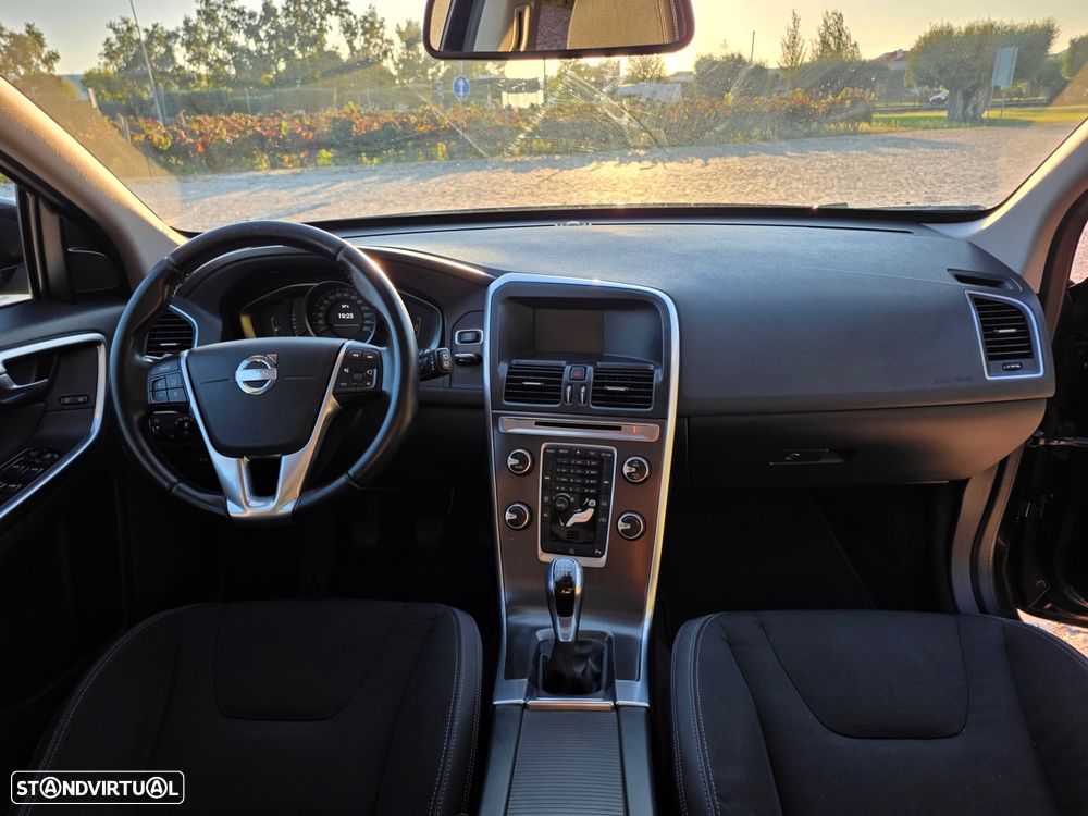 Volvo XC 60 2.0 D4 Momentum - 19
