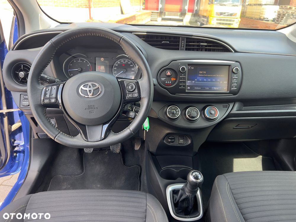 Toyota Yaris 1.0 Premium EU6 - 12