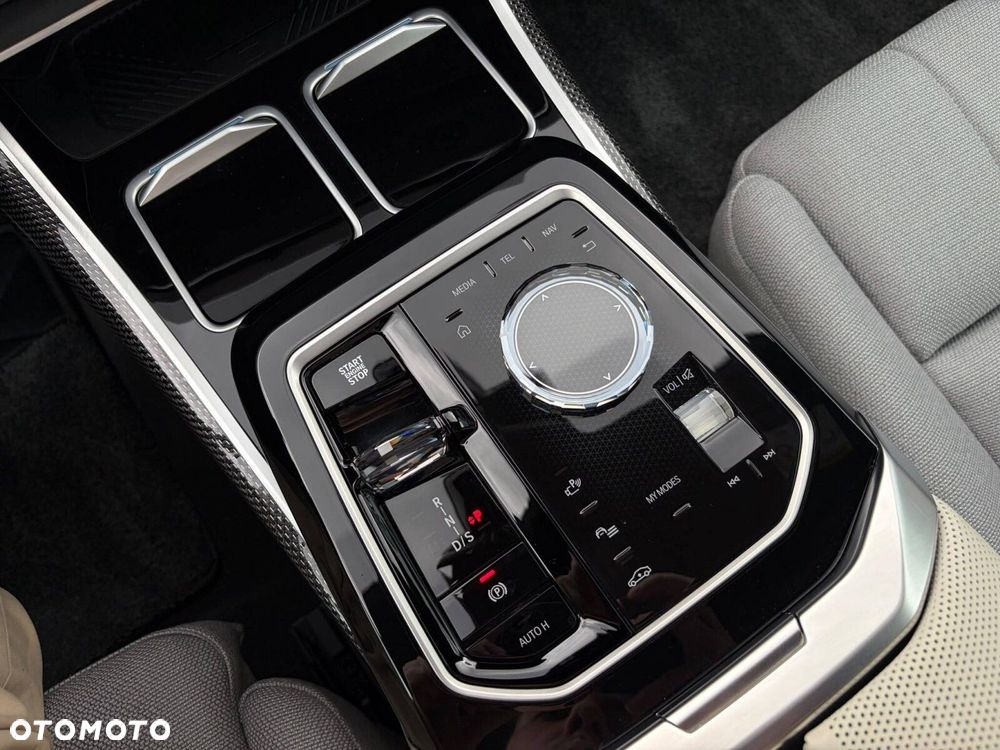 BMW Seria 7 - 23