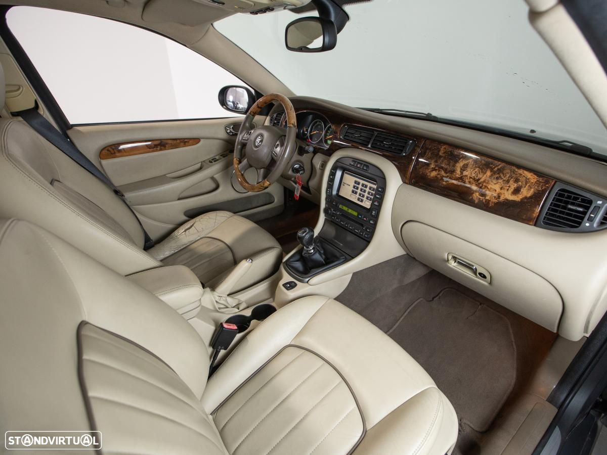 Jaguar X-Type - 12