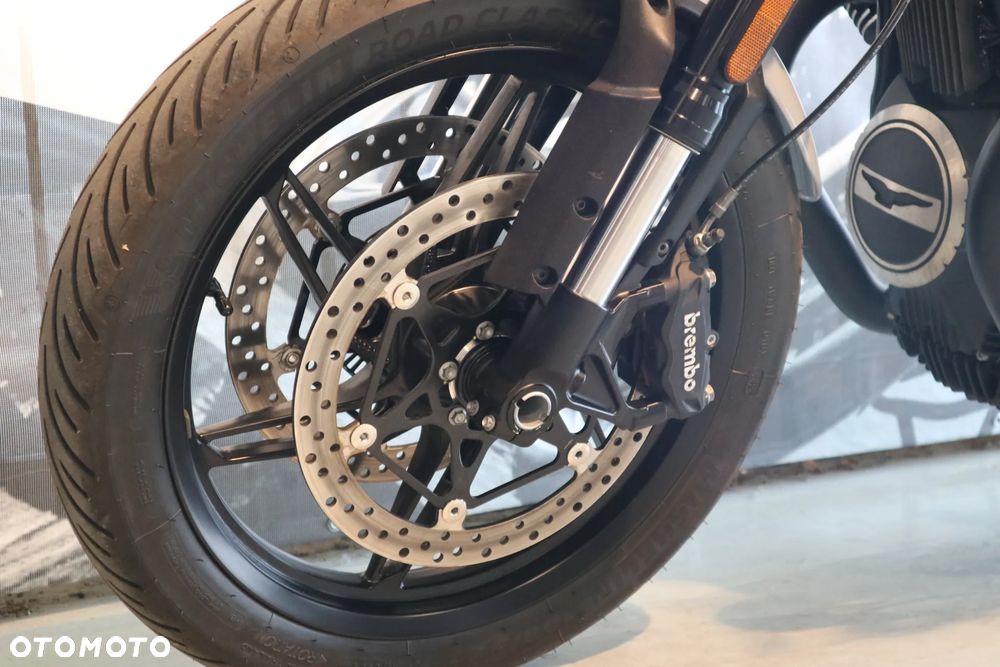 Moto Guzzi V7 - 4