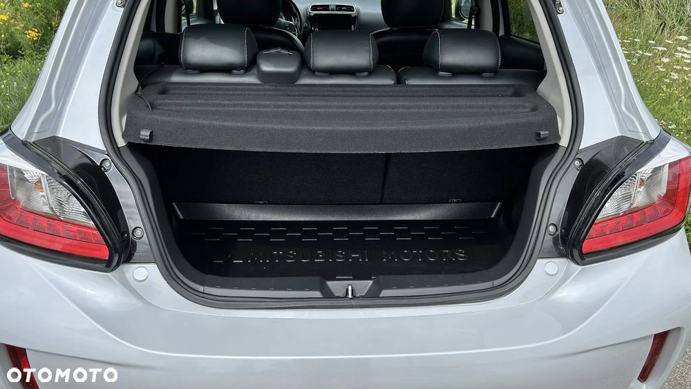Mitsubishi Space Star 1.2 AS&G Instyle CVT - 9