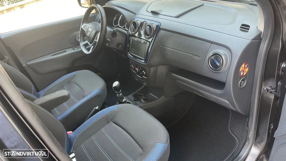Dacia Lodgy 1.5 Blue dCi Stepway 7L - 9
