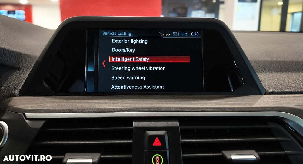 BMW X3 xDrive20i AT Advantage - 28