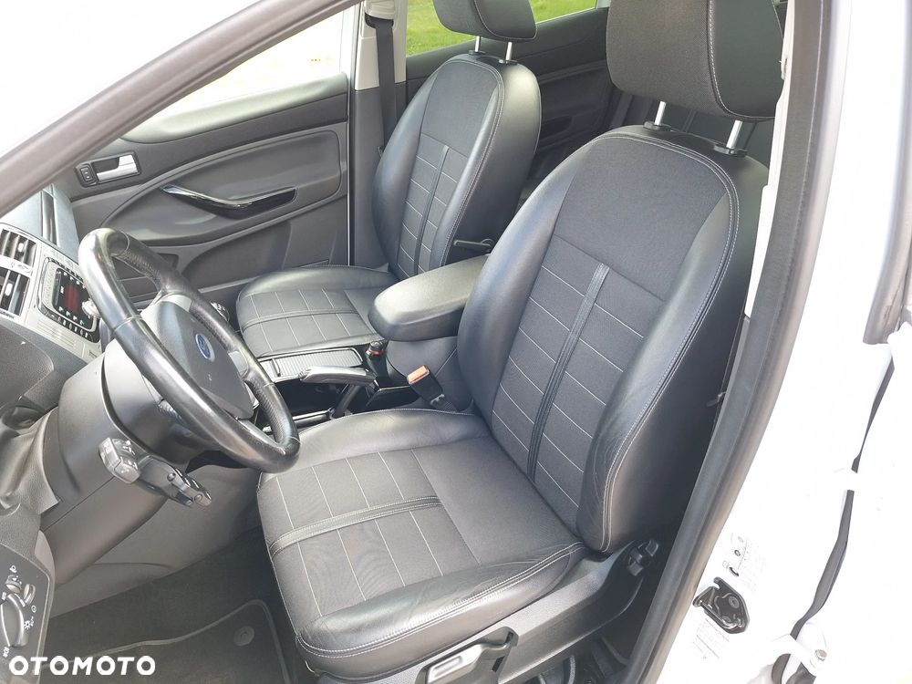 Ford Kuga 2.0 TDCi 4WD Titanium Plus - 15