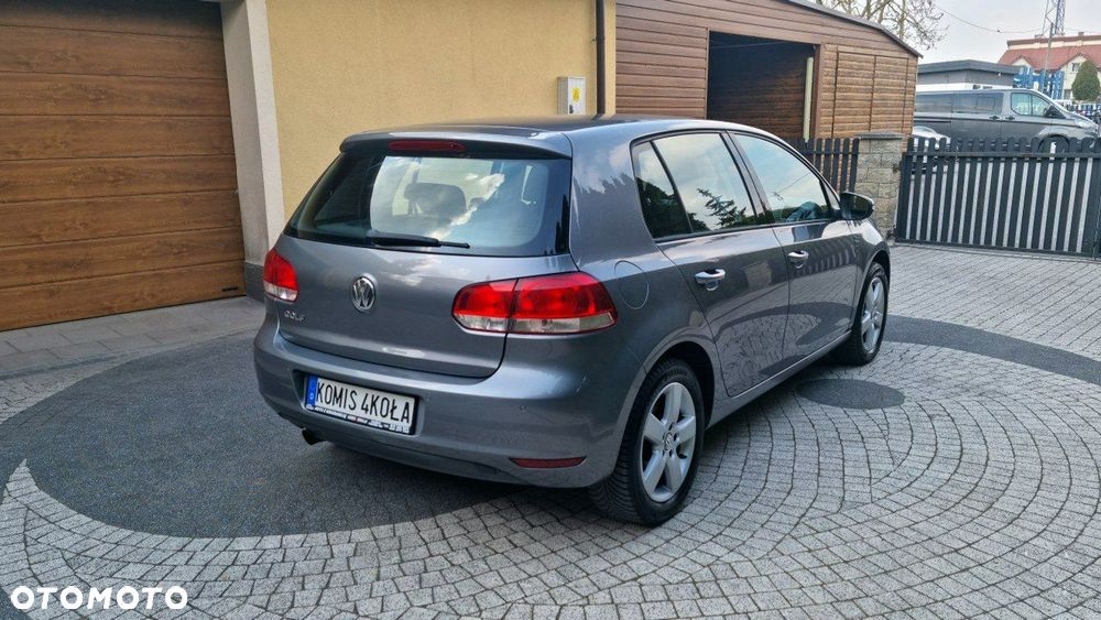 Volkswagen Golf - 6