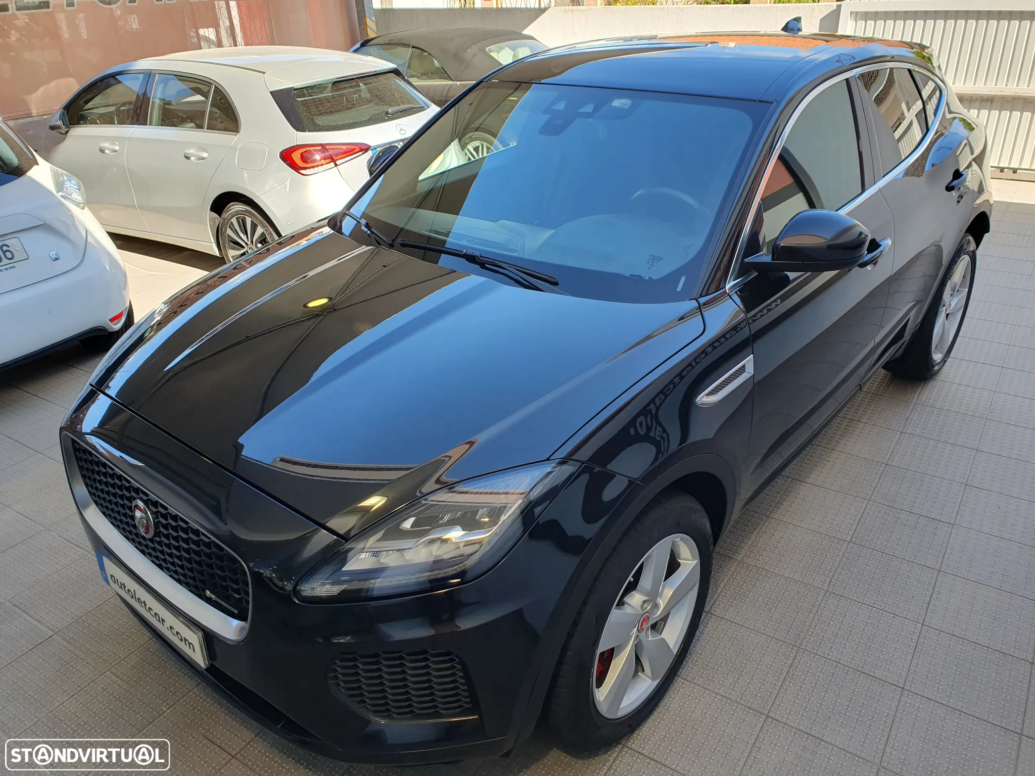 Jaguar E-Pace 2.0 i4D R-Dynamic S - 28