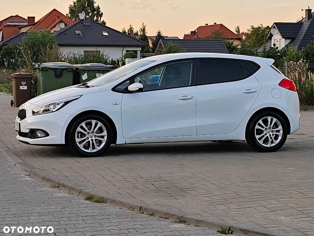 Kia Ceed 1.4 CVVT Fifa World Cup Edition - 2
