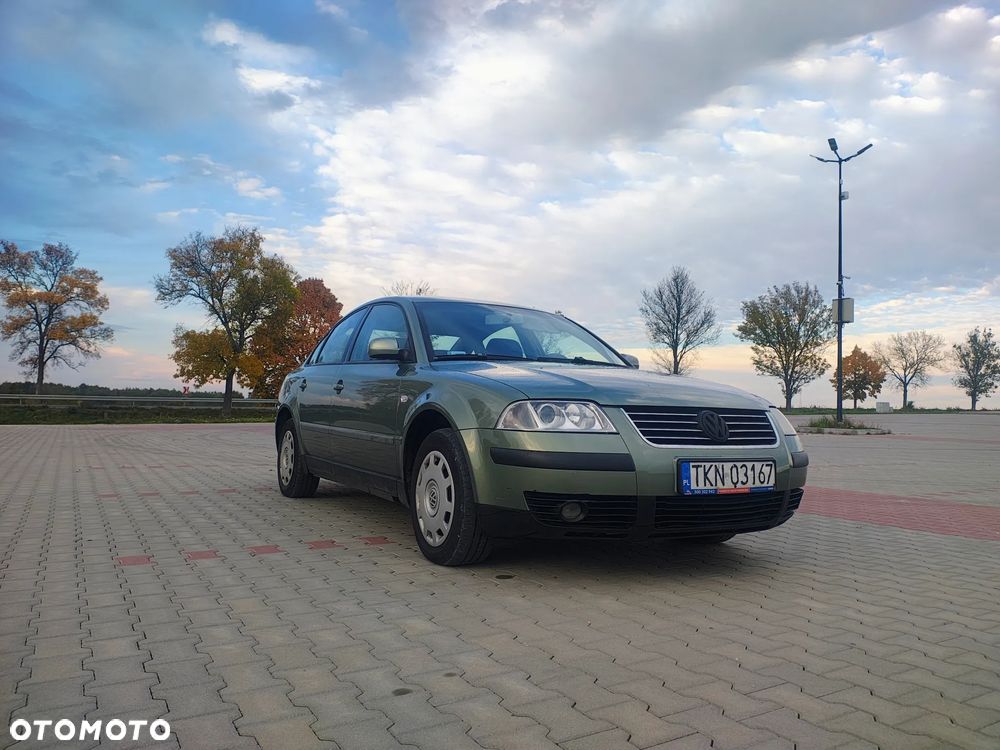 Volkswagen Passat - 1
