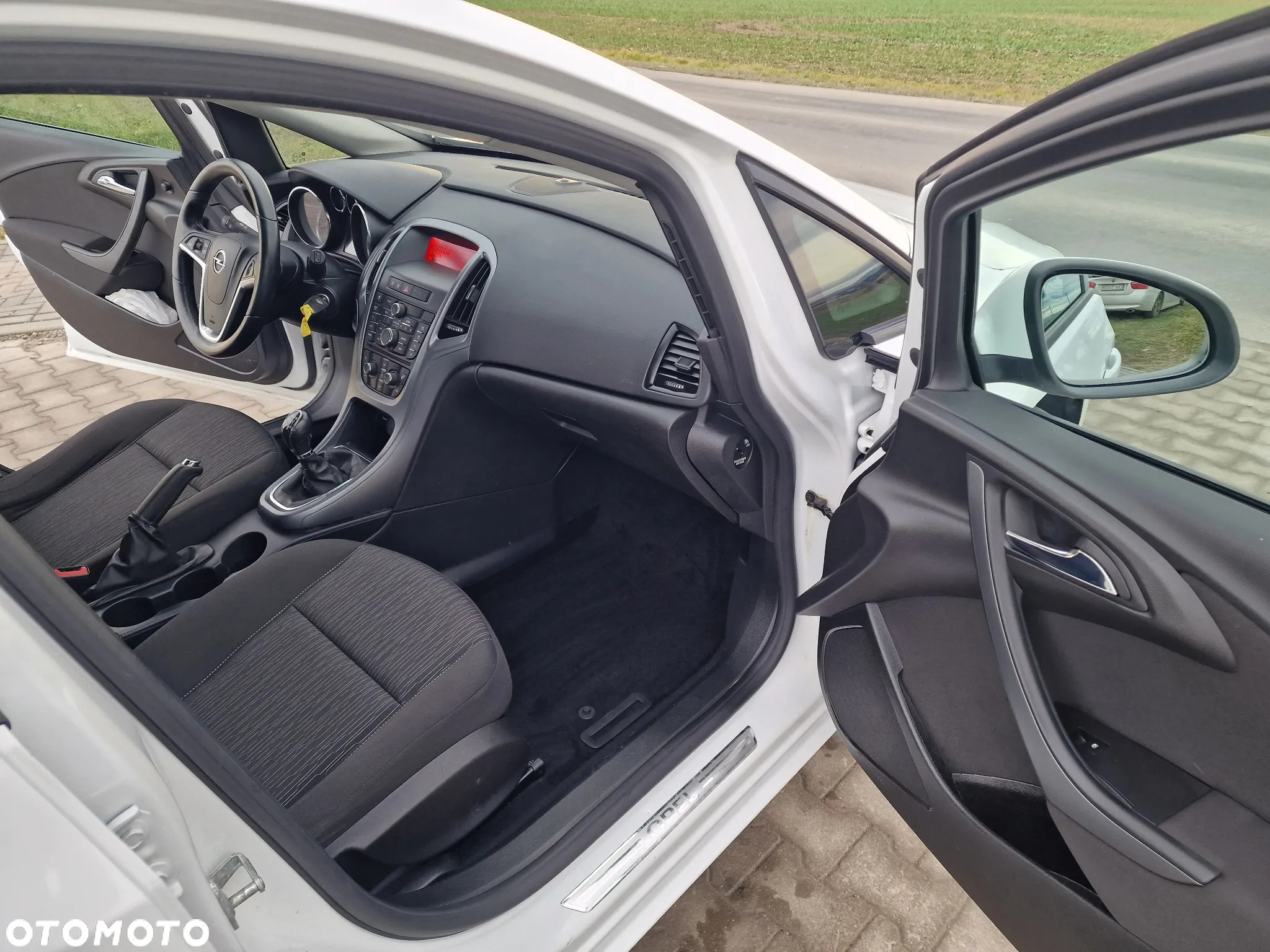 Opel Astra 1.6 D Start/Stop Sports Tourer Business - 25