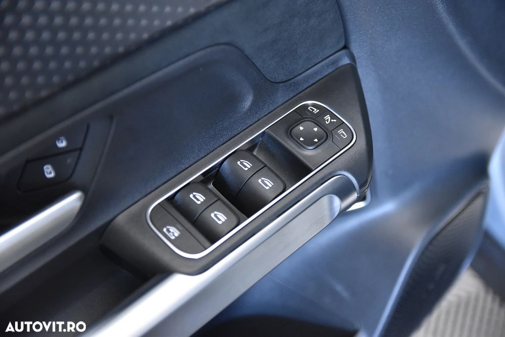 Mercedes-Benz GLB - 14