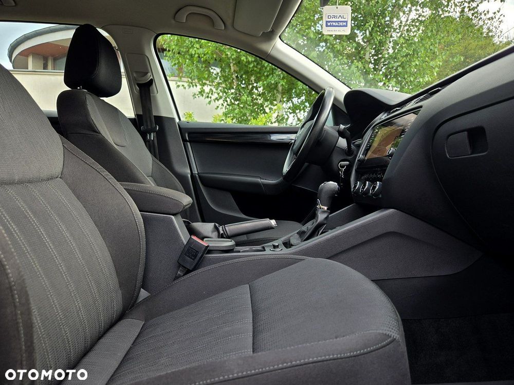 Skoda Octavia 2.0 TDI 4x4 Ambition DSG - 5