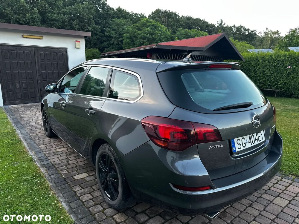 Opel Astra 1.6 T Cosmo - 10