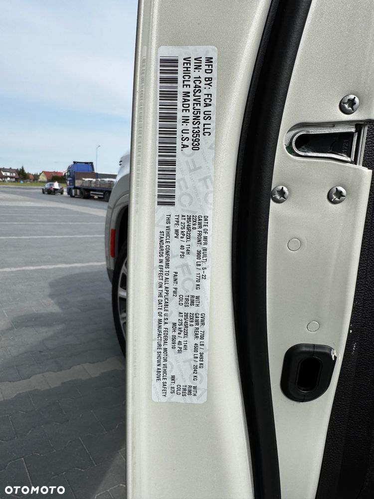 Jeep Grand Wagoneer - 40