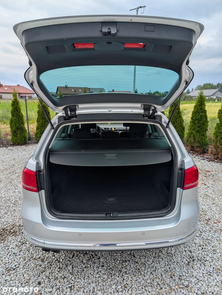Volkswagen Passat 2.0 Blue TDI SCR Comfortline - 9