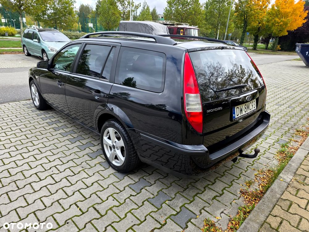 Ford Mondeo 1.8 Ambiente - 10