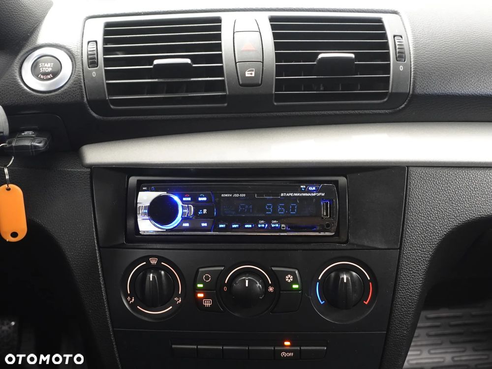 BMW Seria 1 116i - 30