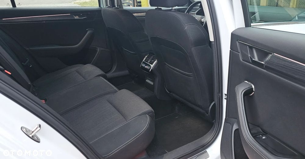 Skoda Superb 2.0 TDI DSG Premium Edition - 20